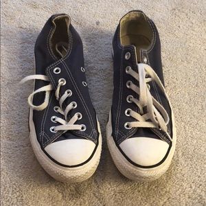 Converse low tops in navy